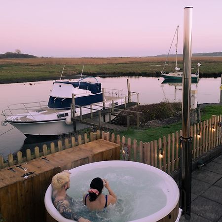 Hot Tub With A View - Christchurch Harbour Exteriör bild