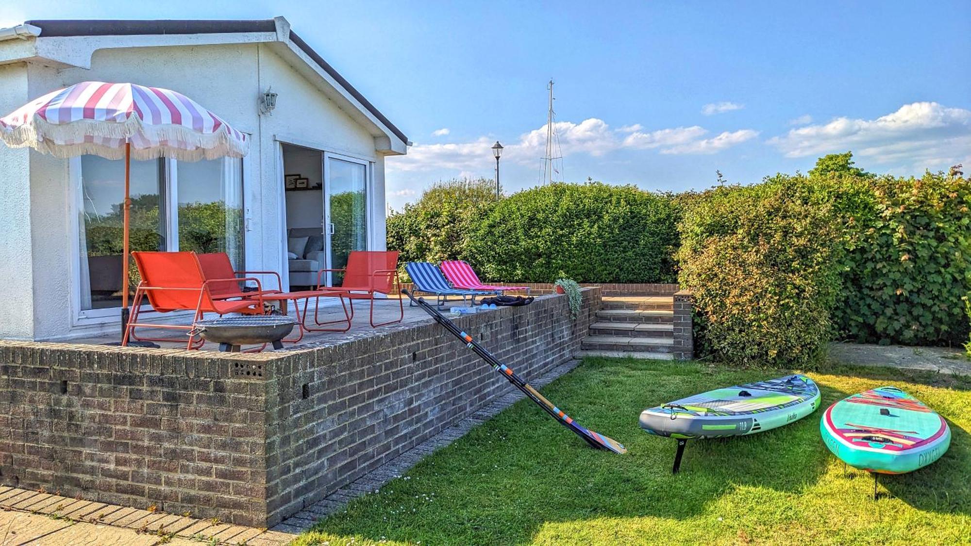 Hot Tub With A View - Christchurch Harbour Exteriör bild
