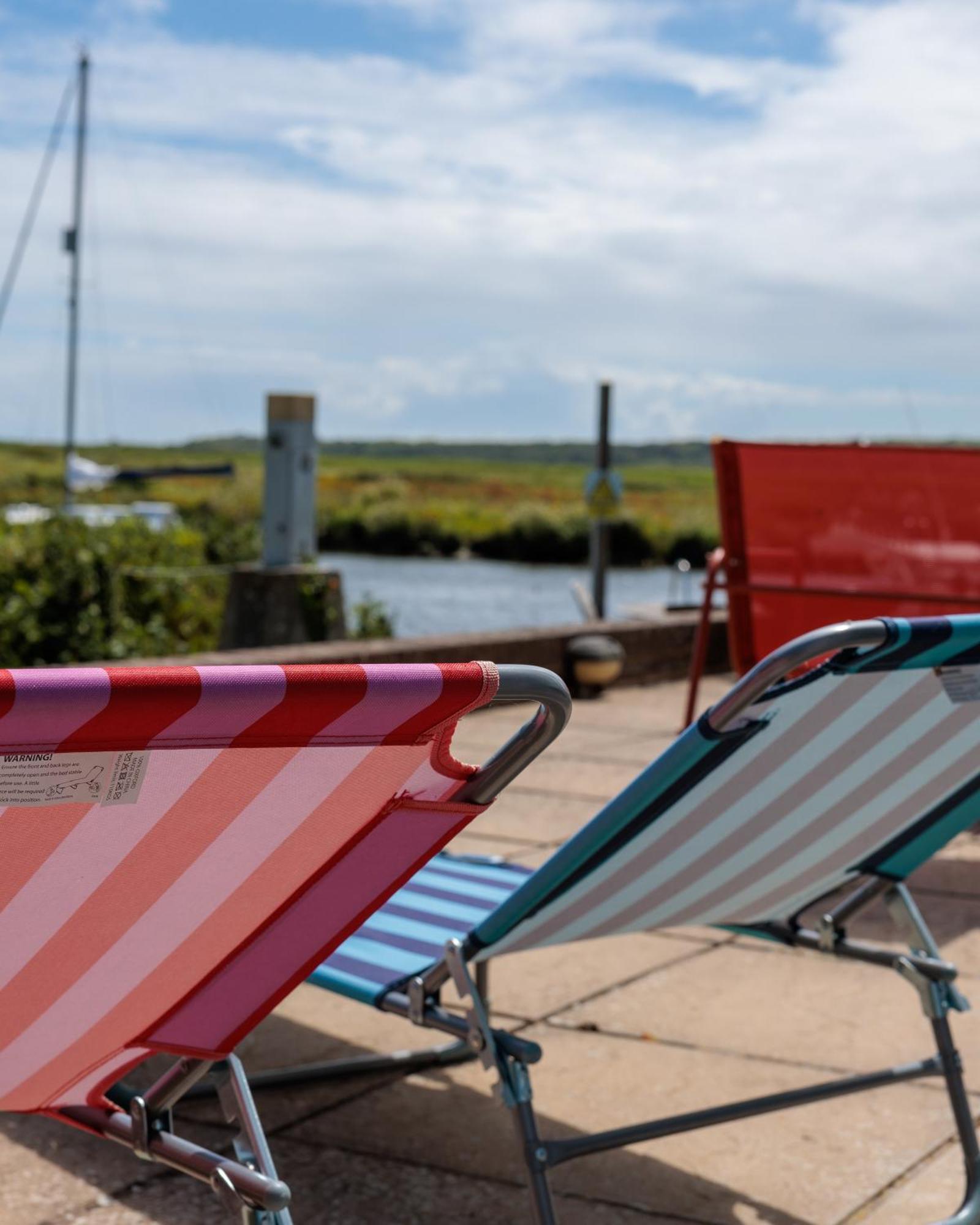 Hot Tub With A View - Christchurch Harbour Exteriör bild